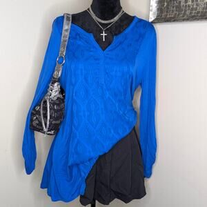 Blue roll tab sleeve tunic top ,medium